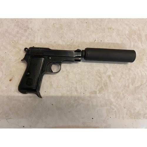 286 - A Deactivated Model 34 Beretta with Silencer/Suppressor. This semi-automatic 9mm calibre pistol has ... 