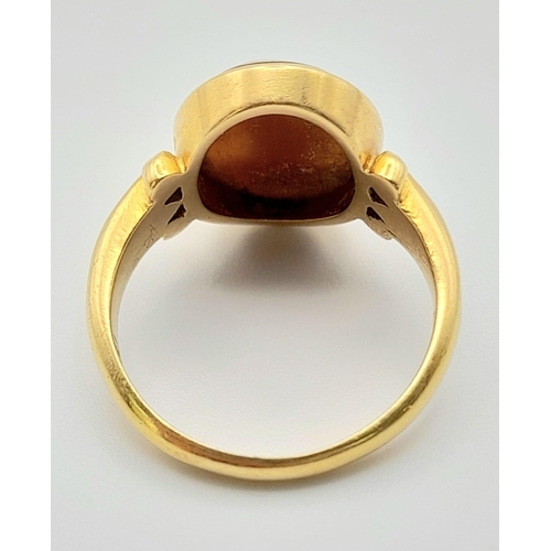 75 - A Vintage 18K Yellow Gold Cameo Ring. Size N. 5.4g total weight.