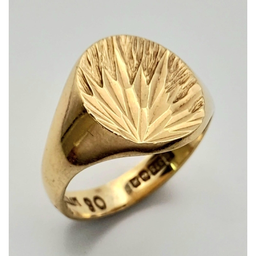 96 - A 9K Yellow Gold Signet Ring with Bark-Effect Decoration. Size O. 4.72g weight.