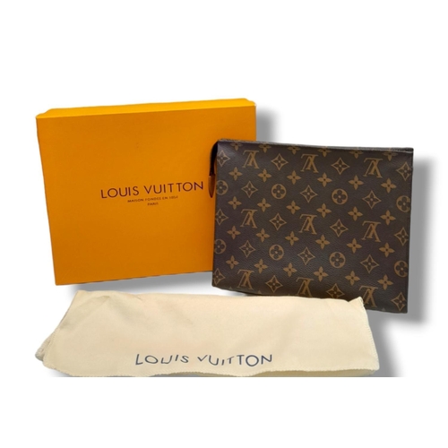 101 - The LOUIS VUITTON Toiletry 26 Zip Pouch in Monogram. Golden-tone zip closure with leather tab. Inter... 