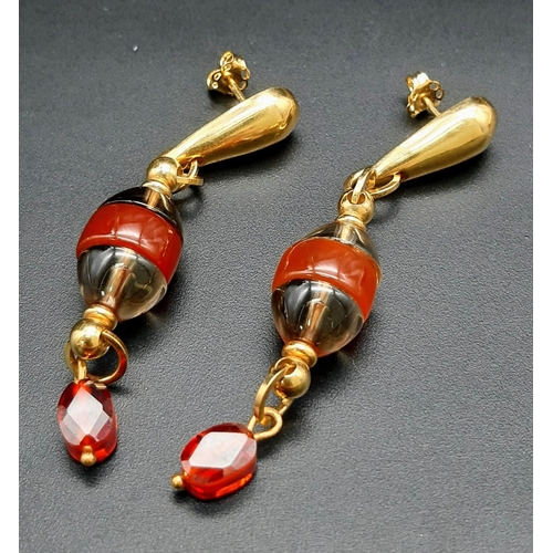 19 - A Gorgeous Italian 18K Yellow Gold and Murano Glass Necklace and Drop Earring Set. Elongated oval ca... 