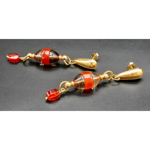 19 - A Gorgeous Italian 18K Yellow Gold and Murano Glass Necklace and Drop Earring Set. Elongated oval ca... 