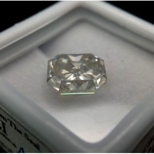 641 - A 4.2ct Radiant Cut White Loose Moissanite - Comes with a GLI certificate.