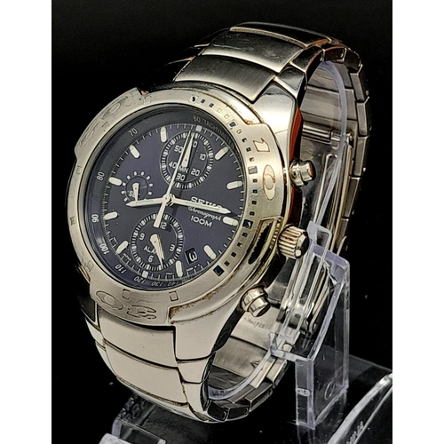 349 - A Vintage Seiko Alarm Chronograph Quartz Gents 100M Watch. Stainless steel strap and case - 42mm. Bl... 