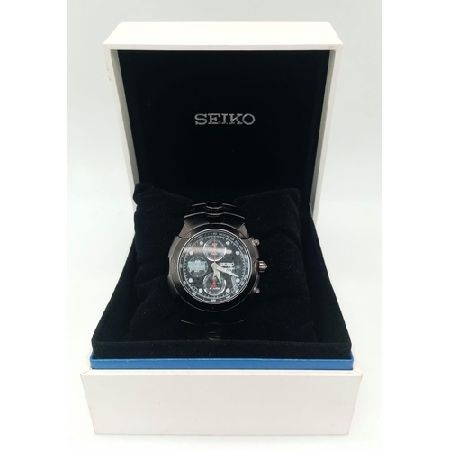 579 - A Seiko Chronograph Quartz 100M Gents Watch. Brushed stainless steel strap and case - 41mm. Black di... 