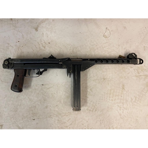 130 - A Deactivated Finnish Suomi KPM 44 - 9mm Sub Machine Gun. Comes with a 50 round double column magazi... 