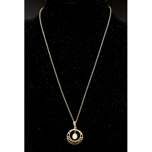 513 - A Vintage 9K Yellow Gold Pearl Pendant on a 9K Yellow Gold Disappearing Necklace. 25mm and 42cm. 1.9... 