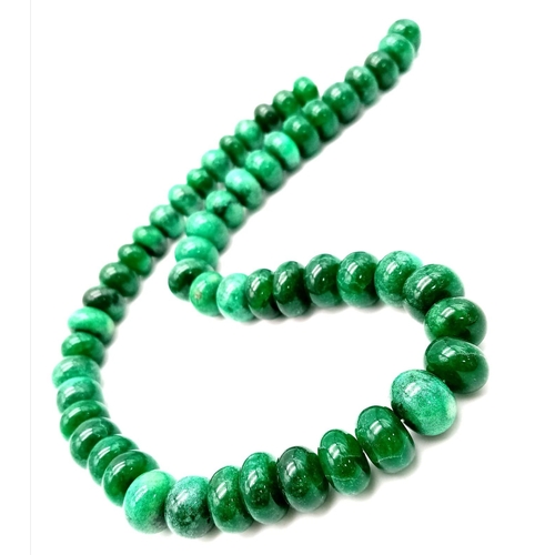 886 - A Green Jade Rondelle Necklace. Large jade rondelles - 12mm. Necklace length - 50cm.