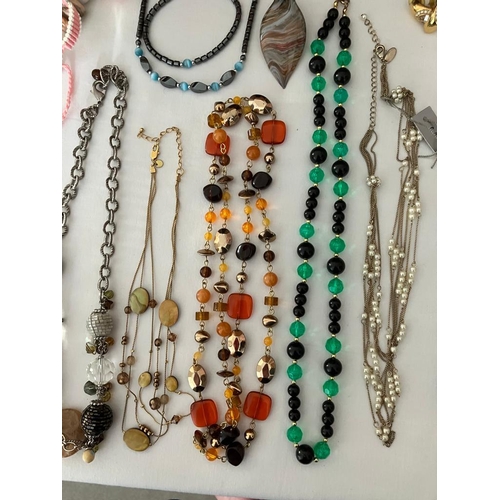 252 - Selection of better quality costume jewellery to include M&S, Coast, various chunky bangles etc.