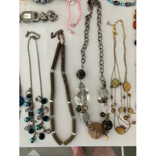 252 - Selection of better quality costume jewellery to include M&S, Coast, various chunky bangles etc.