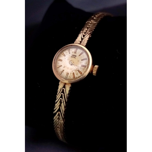 40 - A Vintage Tudor 9K Gold Ladies Watch. 9K gold bracelet and case - 17mm. Mechanical movement. In work... 