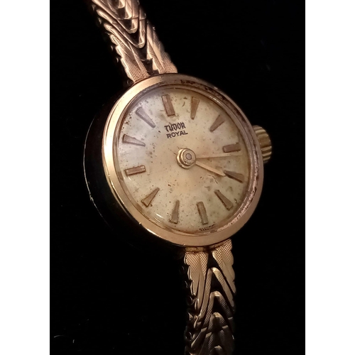 40 - A Vintage Tudor 9K Gold Ladies Watch. 9K gold bracelet and case - 17mm. Mechanical movement. In work... 