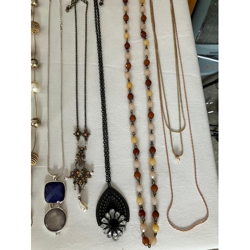 630 - Selection of Necklaces to include Gold tone, Silver Tone, Tigers eye, Gem set, M&S etc.(21 Necklaces... 