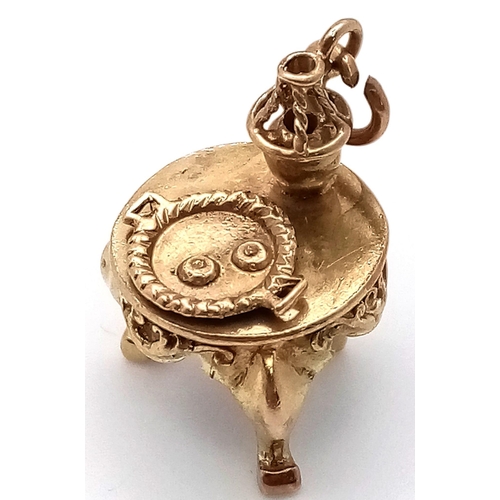 777 - A 9K Yellow Gold Desk and Inkwell Charm or Pendant. 4.85g weight. Ref: 13712