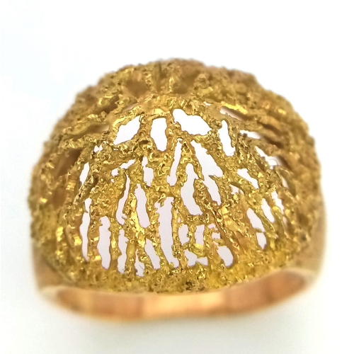 361 - AN 18K GOLD FILIGREE STYLE RING .   7.2gms   size P