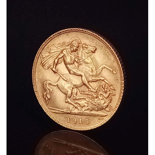 61 - A 22K GOLD HALF SOVEREIGN DATED 1915 , IN VERY GOOD CONDITION .    4gms