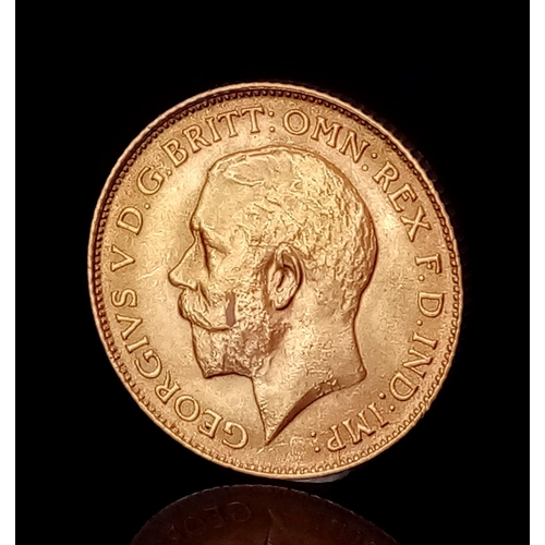 61 - A 22K GOLD HALF SOVEREIGN DATED 1915 , IN VERY GOOD CONDITION .    4gms