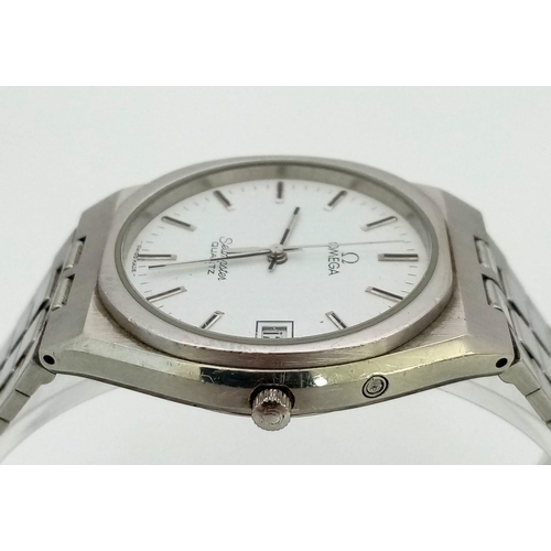 739 - A Vintage Omega Seamaster Quartz. Stainless steel strap and case - 34mm. White dial with date window... 