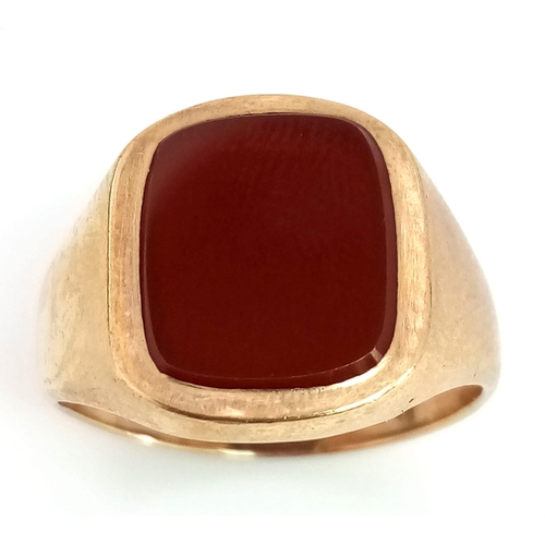 80 - A 9K 9K GOLD CARNELIAN SET SIGNET RING .  5gms   size P