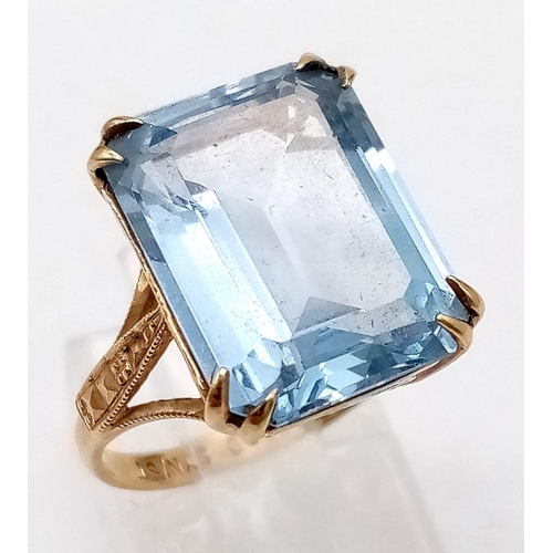 311 - 9K YELLOW GOLD TOPAZ SET RING

WEIGHT: 5.3G 
SIZE L