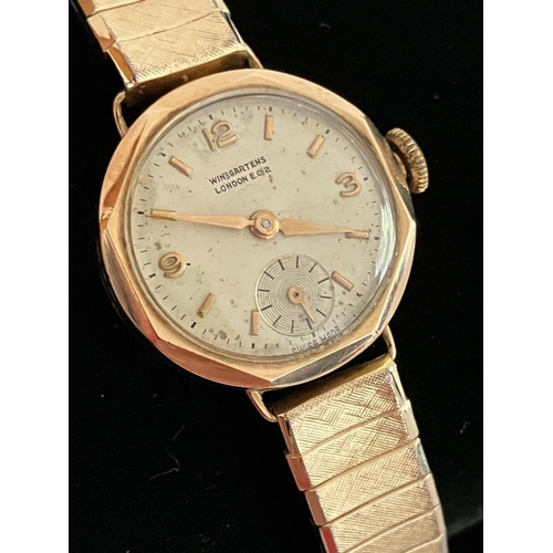 322 - Ladies vintage 9 carat GOLD WINEGARTENS WRISTWATCH. Having gold hands and digits with subsidiary sec... 