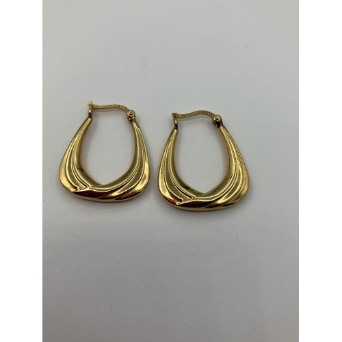 34 - 9 carat GOLD SQUARE HOOP EARRINGS in attractive crossover step design. 1.5 grams.2.5 cm drop.