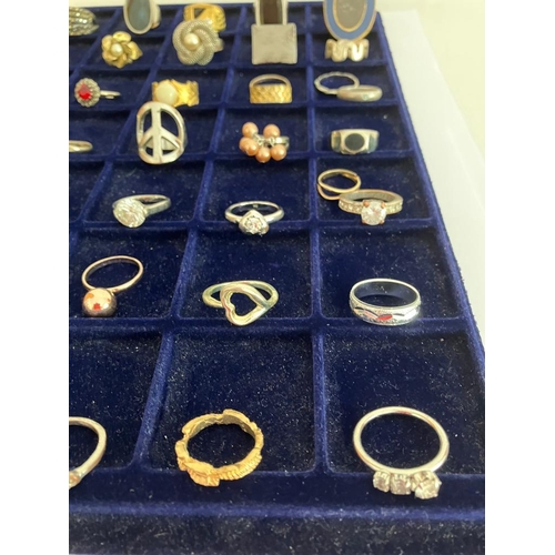 518 - Large selection of DRESS RINGS To include gold tone, jewelled, Statement pieces,etc. (40 Rings).