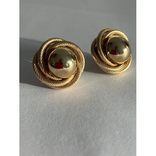 560 - Beautiful Statement 9 carat GOLD EARRINGS  in CLASSIC PLANET SHAPE. Excellent condition. 4.6 grams.