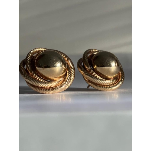 560 - Beautiful Statement 9 carat GOLD EARRINGS  in CLASSIC PLANET SHAPE. Excellent condition. 4.6 grams.