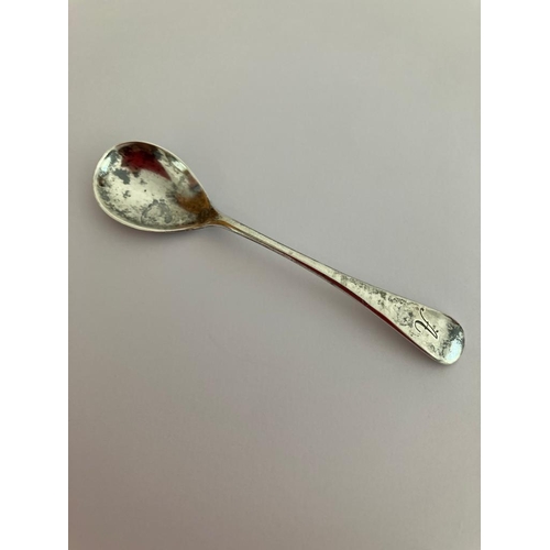 623 - Antique SILVER CONDIMENT/SALT SPOON having clear hallmark for Joseph Gloster Birmingham 1897. Could ... 