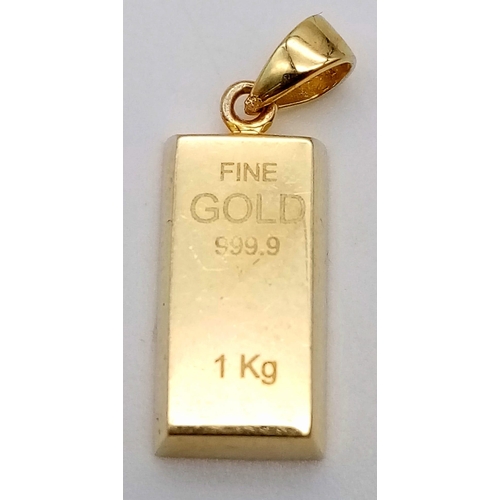 796 - 9K YELLOW GOLD MINI INGOT PENDANT / CHARM, 1.6G