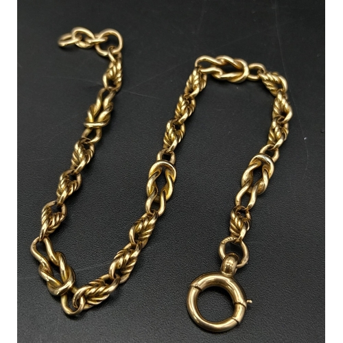 157 - A Vintage 9K Yellow Gold Knot Link Bracelet. 20cm. 9.85g weight.