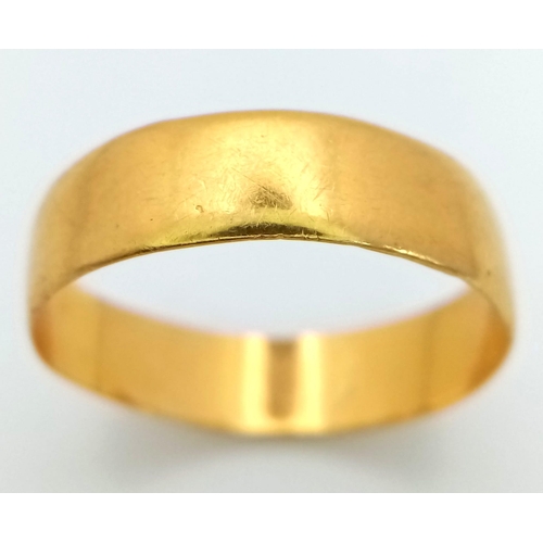 276 - A Vintage 22K Yellow Gold Band Ring. Full UK hallmarks. Size O/P. 2.9g weight.