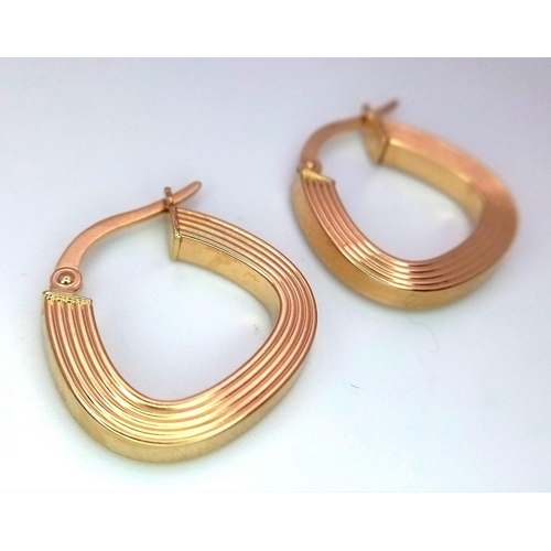 583 - PAIR OF 9K YELLOW GOLD FANCY CREOLE HOOP EARRINGS, NEW AND UNWORN 1.5G