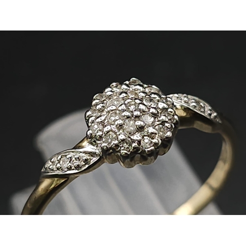 590 - 9K YELLOW GOLD DIAMOND CLUSTER RING 0.10CT

WEIGHT: 1.4G 
SIZE M