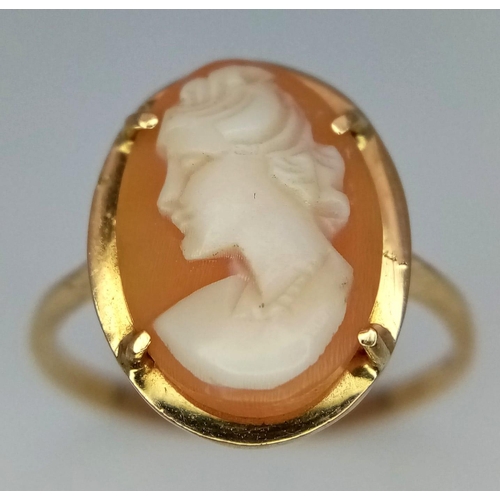 654 - A Vintage 9 Carat Gold Cameo Set Ring, Size P. 

Crown Measures 1.6cm Length and the Ring Weighs 2.6... 