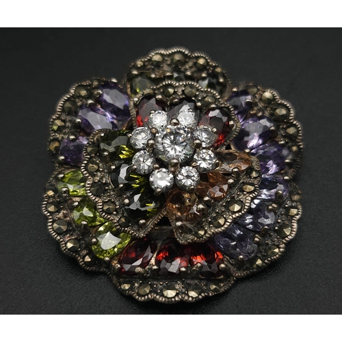 991 - A BEAUTIFUL AND COLOURFUL SILVER MULTI STONE SET FLOWER PENDANT, WEIGHT 14.4G, 35MM DIAMETER APPROX