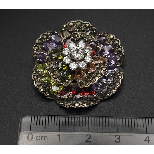 991 - A BEAUTIFUL AND COLOURFUL SILVER MULTI STONE SET FLOWER PENDANT, WEIGHT 14.4G, 35MM DIAMETER APPROX