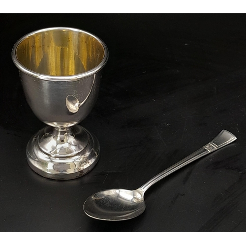 653 - A Vintage Sterling Silver Eggcup and Spoon. In original fitted case - a great gift for any boiled eg... 