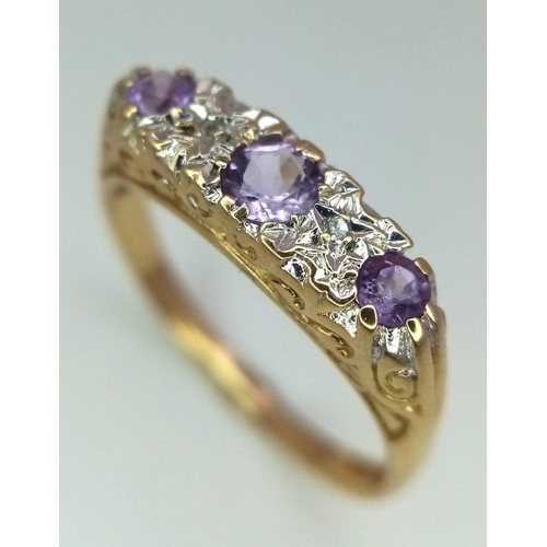 831 - A VINTAGE 9K YELLOW GOLD DIAMOND & AMETHYST RING, WEIGHT 1.7G SIZE O