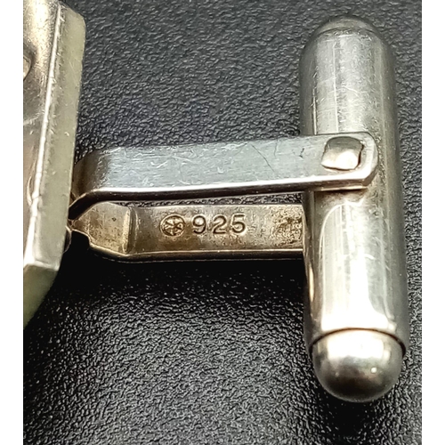 614 - A Pair of 1997 Hallmarked Mappin & Webb Silver Ingot Style Cufflinks.
Lever Action. 
Measure 1.6cm W... 