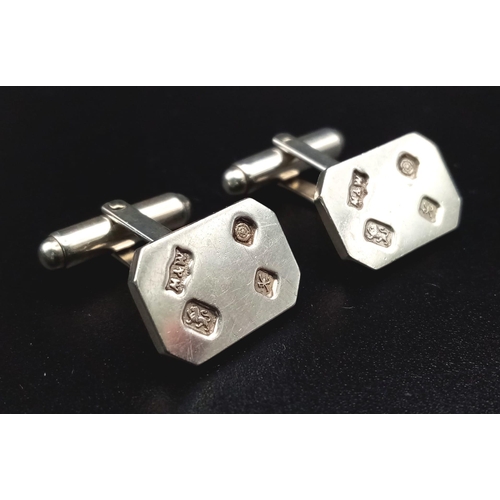 614 - A Pair of 1997 Hallmarked Mappin & Webb Silver Ingot Style Cufflinks.
Lever Action. 
Measure 1.6cm W... 