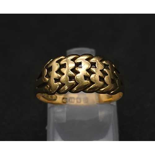 78 - An Antique 18K Yellow Gold Keeper Ring. Size N. 4.06g weight.