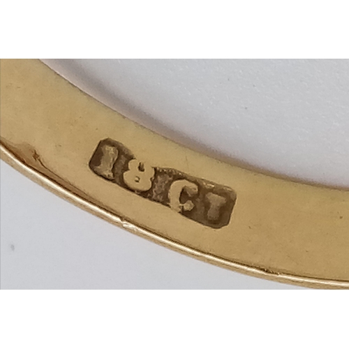 41 - A Vintage 18K Yellow Gold Signet Ring. Size Q. 4.63g weight.