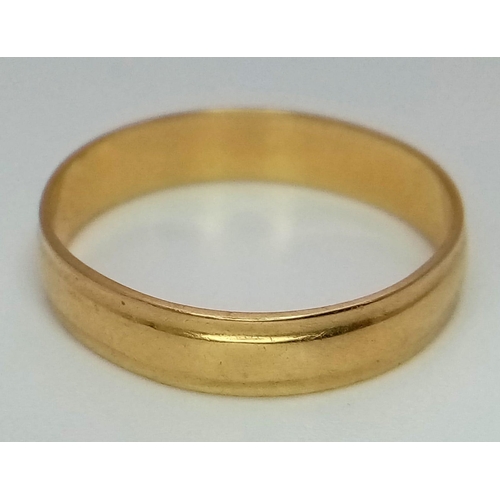 529 - An Italian 18K Yellow Gold Band Ring. Size P. 2.28g weight.