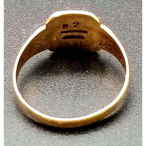 981 - A Vintage 9K Yellow Gold Signet Ring. Size I/J. 2g weight.