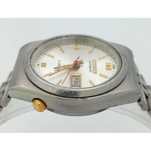 825 - A Vintage Citizen Automatic 21 Jewel Ladies Watch. Stainless steel strap and case - 32mm. Silver ton... 