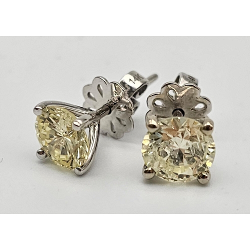 484 - A Pair of 1ct Diamond Stud Earrings. Total Weight 1.97g