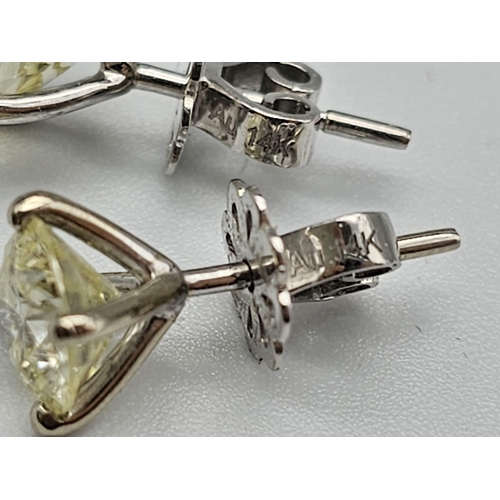 484 - A Pair of 1ct Diamond Stud Earrings. Total Weight 1.97g