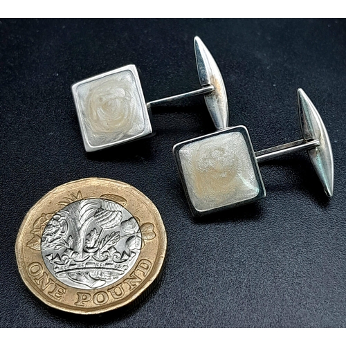 1140 - Set of elegant sterling silver cufflinks. Wt 9.5g.